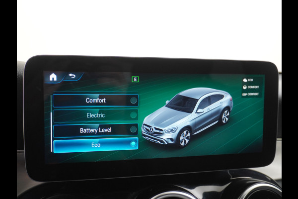 Mercedes-Benz GLC 300e Coupé AMG 4Matic // Burmester / Magno Grijs // 20 inch // Treeplanken // Night pakket