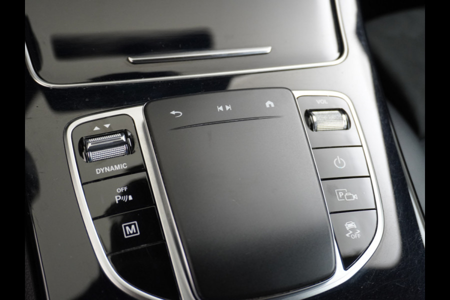 Mercedes-Benz GLC 300e Coupé AMG 4Matic // Burmester / Magno Grijs // 20 inch // Treeplanken // Night pakket