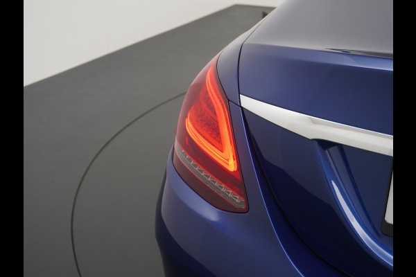 Mercedes-Benz C-Klasse 180 AMG 180 AMG // Panoramadak // MultiBeam LED // Nightpakket // Digitaal Dashbord // Carplay // Sfeerverlichting