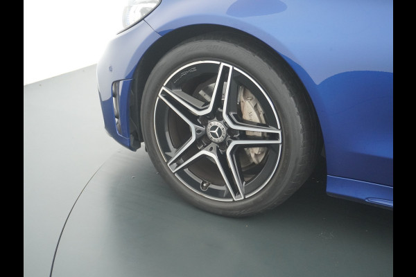 Mercedes-Benz C-Klasse 180 AMG 180 AMG // Panoramadak // MultiBeam LED // Nightpakket // Digitaal Dashbord // Carplay // Sfeerverlichting