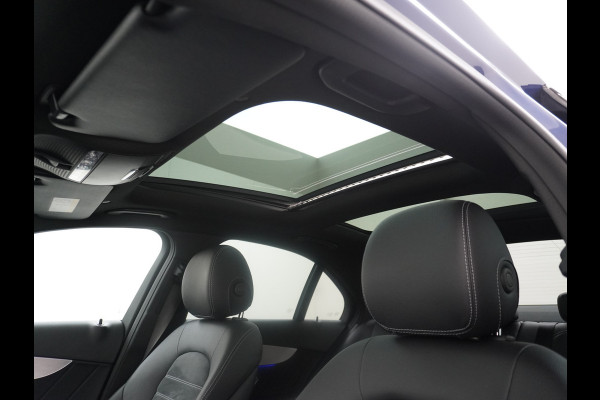 Mercedes-Benz C-Klasse 180 AMG 180 AMG // Panoramadak // MultiBeam LED // Nightpakket // Digitaal Dashbord // Carplay // Sfeerverlichting