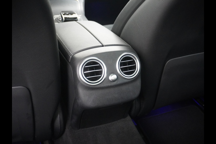 Mercedes-Benz C-Klasse 180 AMG 180 AMG // Panoramadak // MultiBeam LED // Nightpakket // Digitaal Dashbord // Carplay // Sfeerverlichting