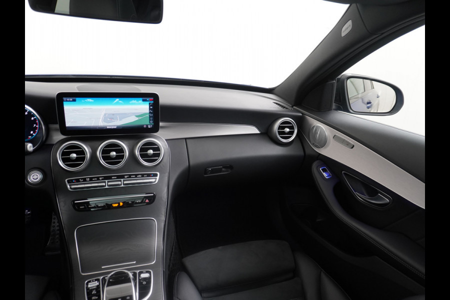 Mercedes-Benz C-Klasse 180 AMG 180 AMG // Panoramadak // MultiBeam LED // Nightpakket // Digitaal Dashbord // Carplay // Sfeerverlichting