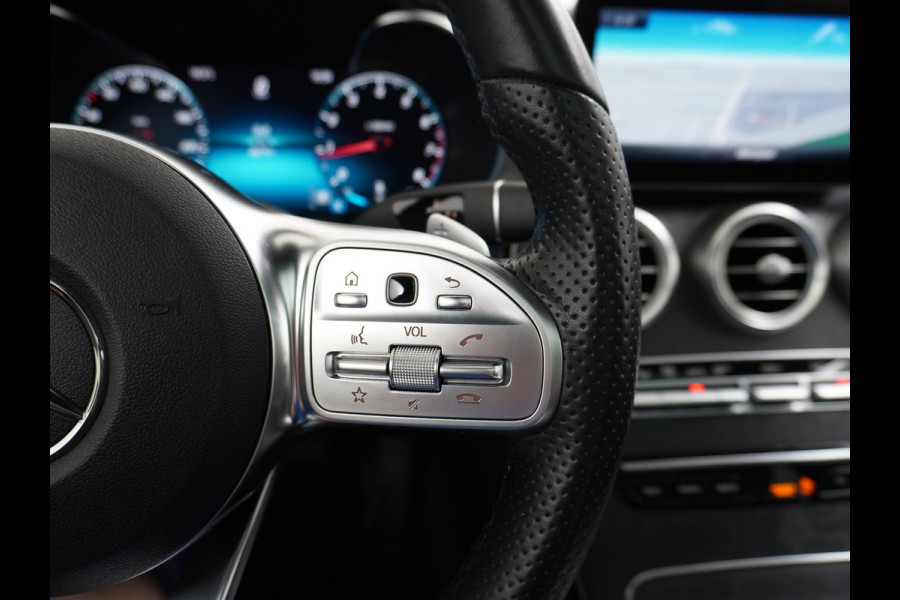 Mercedes-Benz C-Klasse 180 AMG 180 AMG // Panoramadak // MultiBeam LED // Nightpakket // Digitaal Dashbord // Carplay // Sfeerverlichting