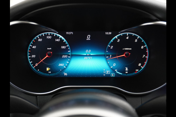 Mercedes-Benz C-Klasse 180 AMG 180 AMG // Panoramadak // MultiBeam LED // Nightpakket // Digitaal Dashbord // Carplay // Sfeerverlichting