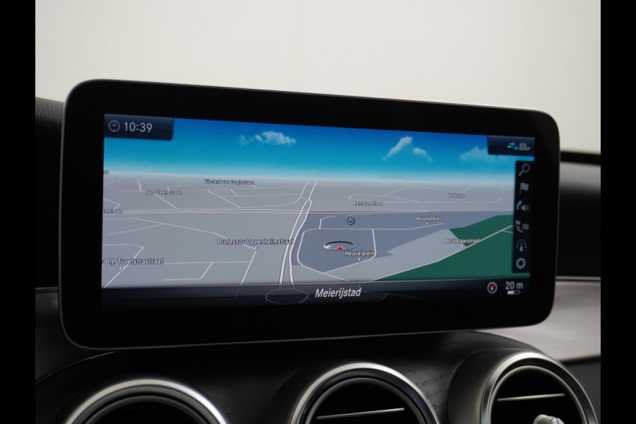Mercedes-Benz C-Klasse 180 AMG 180 AMG // Panoramadak // MultiBeam LED // Nightpakket // Digitaal Dashbord // Carplay // Sfeerverlichting
