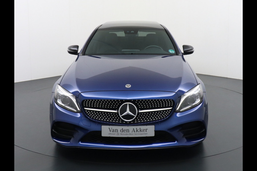 Mercedes-Benz C-Klasse 180 AMG 180 AMG // Panoramadak // MultiBeam LED // Nightpakket // Digitaal Dashbord // Carplay // Sfeerverlichting