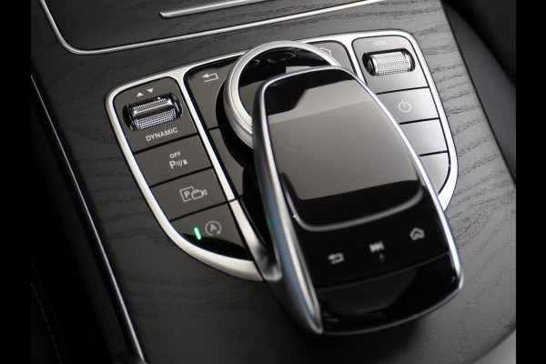 Mercedes-Benz C-Klasse 180 AMG 180 AMG // Panoramadak // MultiBeam LED // Nightpakket // Digitaal Dashbord // Carplay // Sfeerverlichting