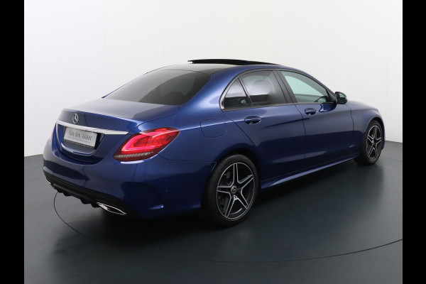 Mercedes-Benz C-Klasse 180 AMG 180 AMG // Panoramadak // MultiBeam LED // Nightpakket // Digitaal Dashbord // Carplay // Sfeerverlichting
