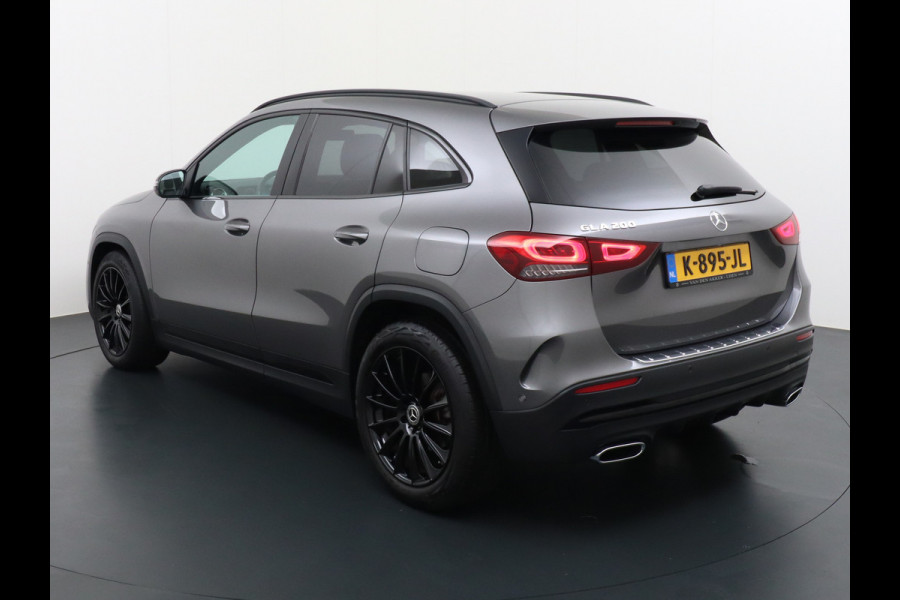 Mercedes-Benz GLA 200 AMG // Camera // Sfeerverlichting // Night Pakket // Augmented Reality // Carplay // 19" Muli Spaak Velgen