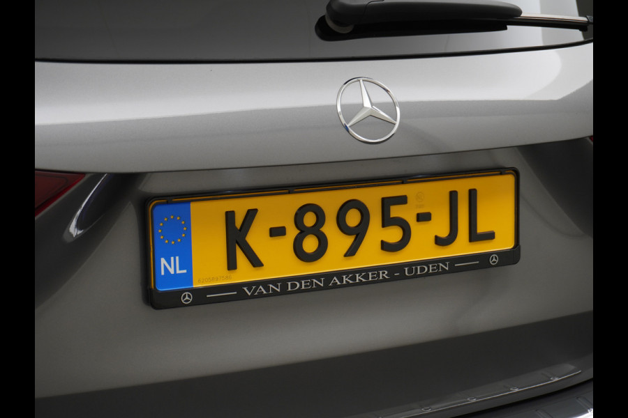 Mercedes-Benz GLA 200 AMG // Camera // Sfeerverlichting // Night Pakket // Augmented Reality // Carplay // 19" Muli Spaak Velgen