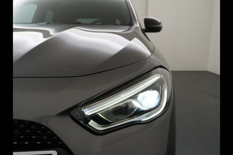 Mercedes-Benz GLA 200 AMG // Camera // Sfeerverlichting // Night Pakket // Augmented Reality // Carplay // 19" Muli Spaak Velgen