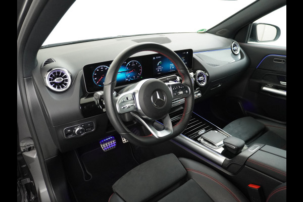 Mercedes-Benz GLA 200 AMG // Camera // Sfeerverlichting // Night Pakket // Augmented Reality // Carplay // 19" Muli Spaak Velgen