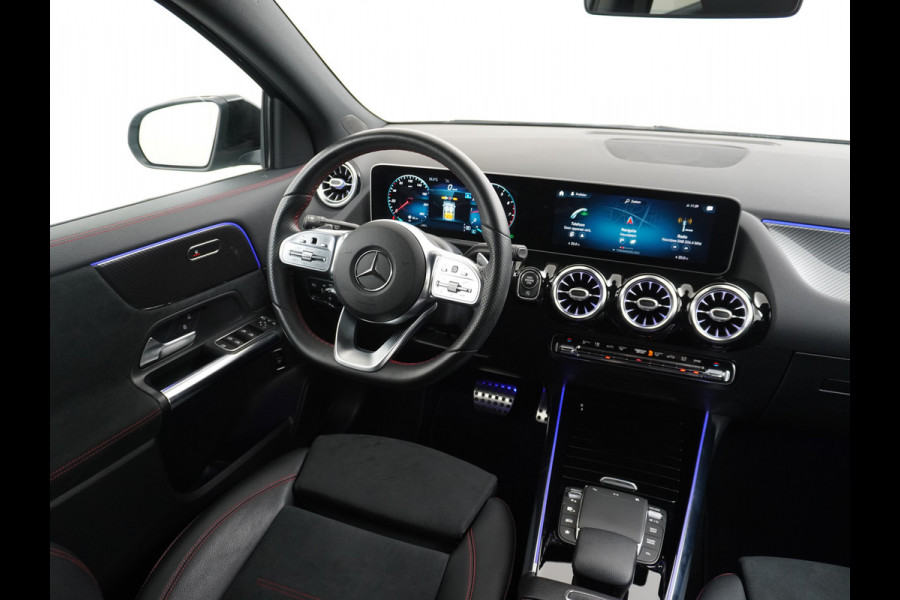 Mercedes-Benz GLA 200 AMG // Camera // Sfeerverlichting // Night Pakket // Augmented Reality // Carplay // 19" Muli Spaak Velgen