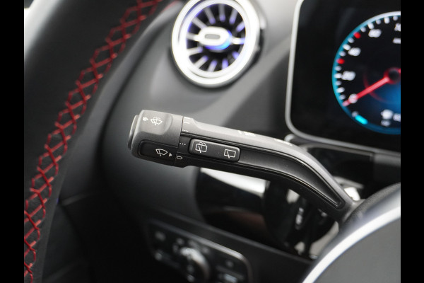 Mercedes-Benz GLA 200 AMG // Camera // Sfeerverlichting // Night Pakket // Augmented Reality // Carplay // 19" Muli Spaak Velgen