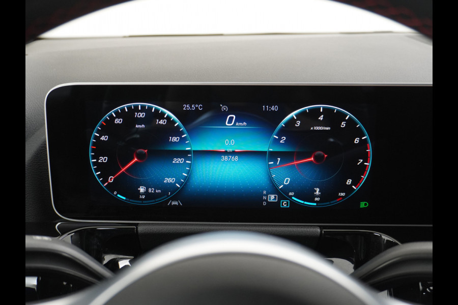 Mercedes-Benz GLA 200 AMG // Camera // Sfeerverlichting // Night Pakket // Augmented Reality // Carplay // 19" Muli Spaak Velgen