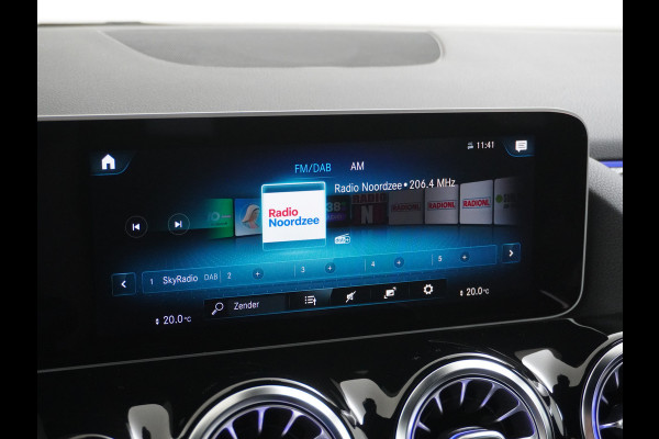 Mercedes-Benz GLA 200 AMG // Camera // Sfeerverlichting // Night Pakket // Augmented Reality // Carplay // 19" Muli Spaak Velgen