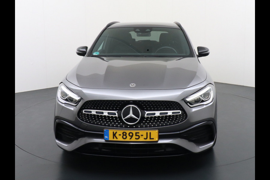 Mercedes-Benz GLA 200 AMG // Camera // Sfeerverlichting // Night Pakket // Augmented Reality // Carplay // 19" Muli Spaak Velgen