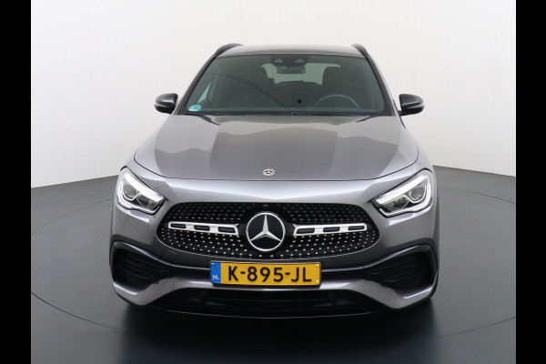 Mercedes-Benz GLA 200 AMG // Camera // Sfeerverlichting // Night Pakket // Augmented Reality // Carplay // 19" Muli Spaak Velgen