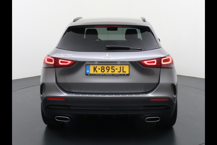 Mercedes-Benz GLA 200 AMG // Camera // Sfeerverlichting // Night Pakket // Augmented Reality // Carplay // 19" Muli Spaak Velgen