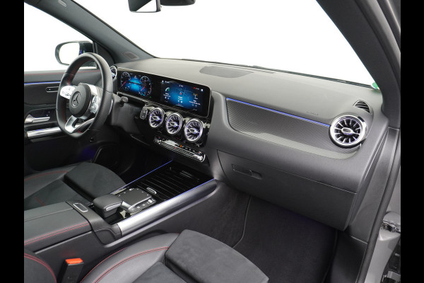Mercedes-Benz GLA 200 AMG // Camera // Sfeerverlichting // Night Pakket // Augmented Reality // Carplay // 19" Muli Spaak Velgen