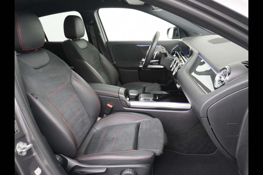 Mercedes-Benz GLA 200 AMG // Camera // Sfeerverlichting // Night Pakket // Augmented Reality // Carplay // 19" Muli Spaak Velgen