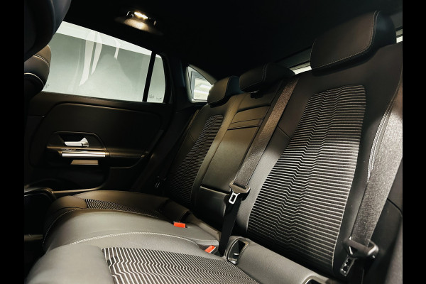 Mercedes-Benz EQA 250 Luxury 67kWh // Camera // Dode Hoek Ass. // D. Glas // Elektrische Achterklep // Sfeerverlichting // Widescreen // Cruise