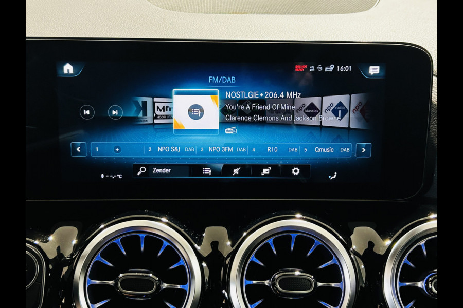 Mercedes-Benz EQA 250 Luxury 67kWh // Camera // Dode Hoek Ass. // D. Glas // Elektrische Achterklep // Sfeerverlichting // Widescreen // Cruise