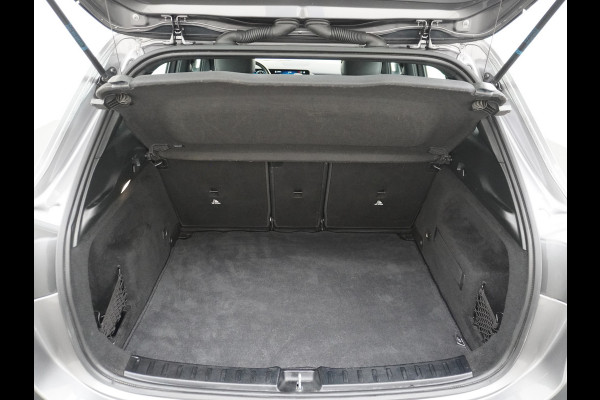 Mercedes-Benz GLA 250e Luxury // Trekhaak // Carplay // WideScreen // Navigatie // LED Koplampen // Cruise Control