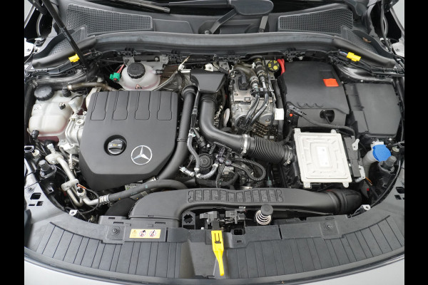 Mercedes-Benz GLA 250e Luxury // Trekhaak // Carplay // WideScreen // Navigatie // LED Koplampen // Cruise Control