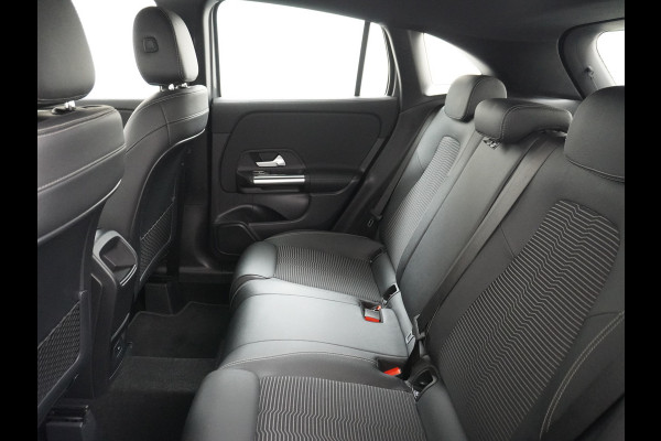 Mercedes-Benz GLA 250e Luxury // Trekhaak // Carplay // WideScreen // Navigatie // LED Koplampen // Cruise Control