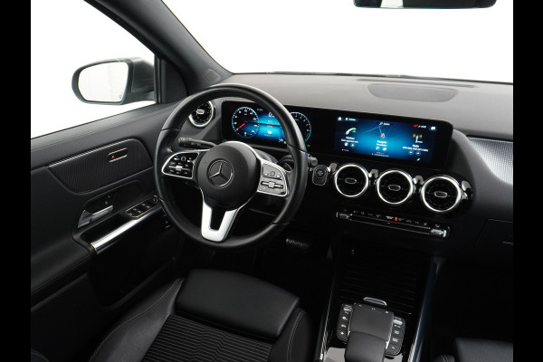 Mercedes-Benz GLA 250e Luxury // Trekhaak // Carplay // WideScreen // Navigatie // LED Koplampen // Cruise Control