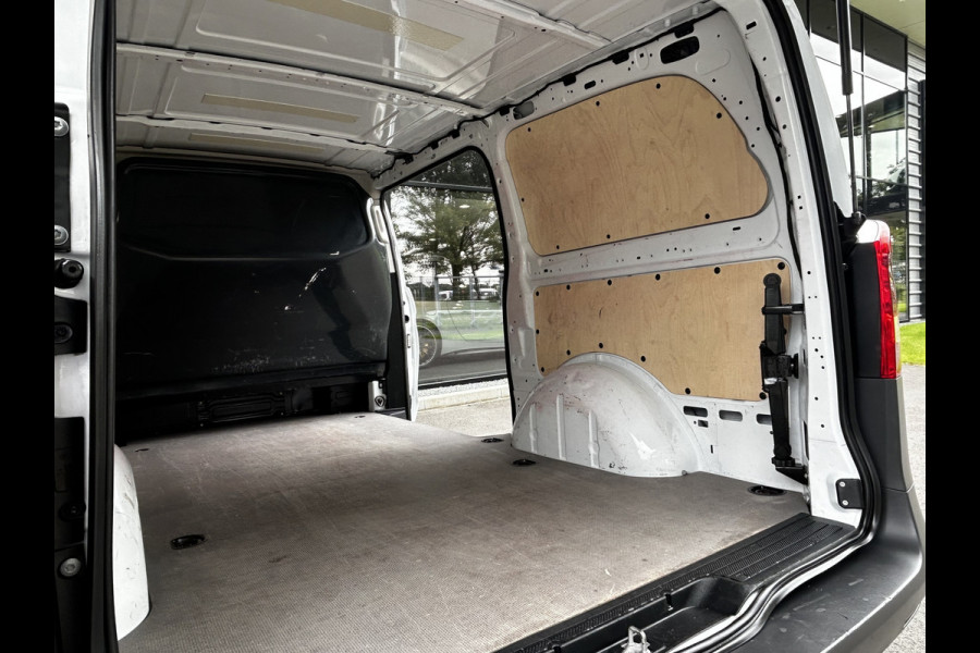 Mercedes-Benz Vito 110 CDI L2 Lang RWD // ACTIE PRIJS // Airco // Achterklep // 12 mnd Garantie // 2.000kg // Bank // Radio // CV // Betimmering //