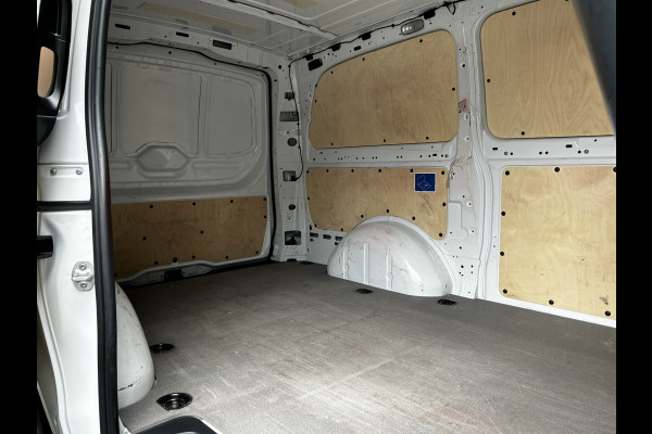 Mercedes-Benz Vito 110 CDI L2 Lang RWD // ACTIE PRIJS // Airco // Achterklep // 12 mnd Garantie // 2.000kg // Bank // Radio // CV // Betimmering //