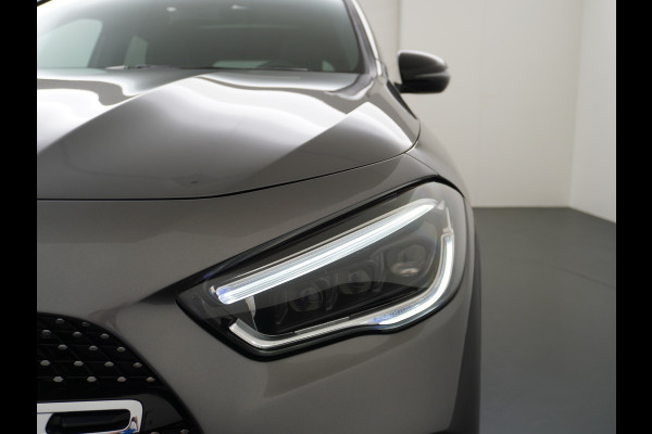 Mercedes-Benz GLA 250 e AMG // Panoramadak // 20" AMG Velgen // Nightpakket // Sfeerverlichting // Camera //