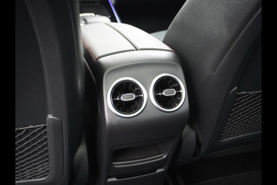 Mercedes-Benz GLA 250 e AMG // Panoramadak // 20" AMG Velgen // Nightpakket // Sfeerverlichting // Camera //