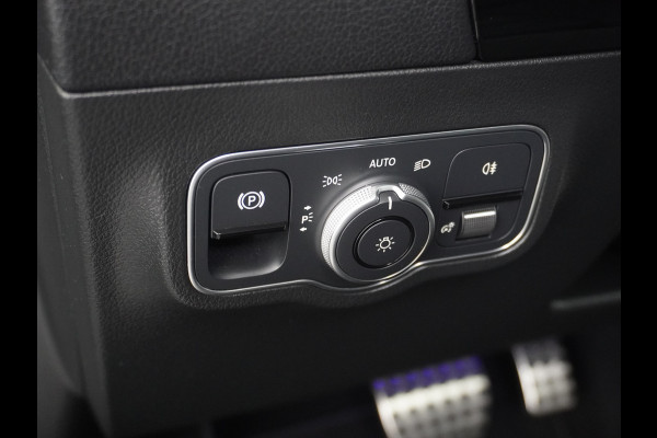 Mercedes-Benz GLA 250 e AMG // Panoramadak // 20" AMG Velgen // Nightpakket // Sfeerverlichting // Camera //