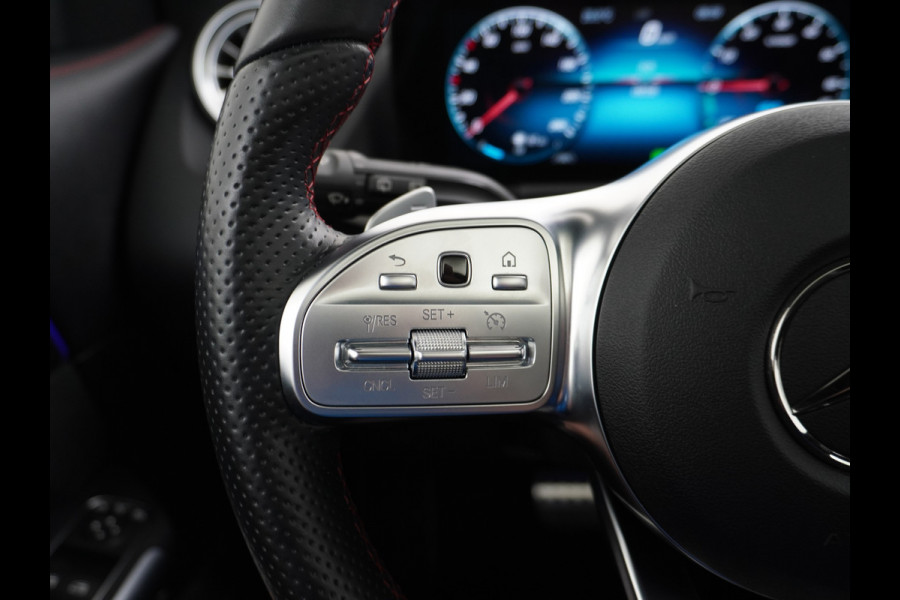 Mercedes-Benz GLA 250 e AMG // Panoramadak // 20" AMG Velgen // Nightpakket // Sfeerverlichting // Camera //