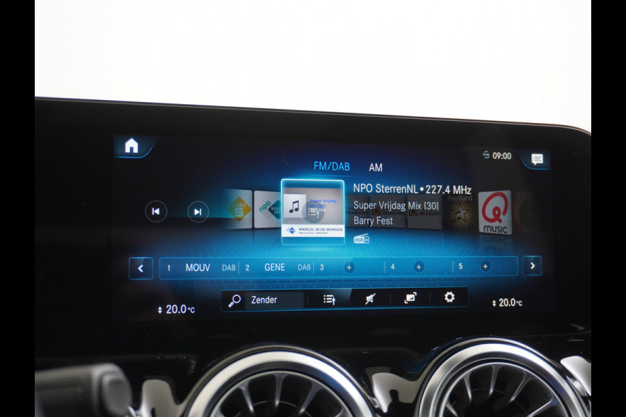 Mercedes-Benz GLA 250 e AMG // Panoramadak // 20" AMG Velgen // Nightpakket // Sfeerverlichting // Camera //