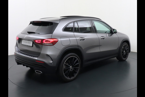 Mercedes-Benz GLA 250 e AMG // Panoramadak // 20" AMG Velgen // Nightpakket // Sfeerverlichting // Camera //