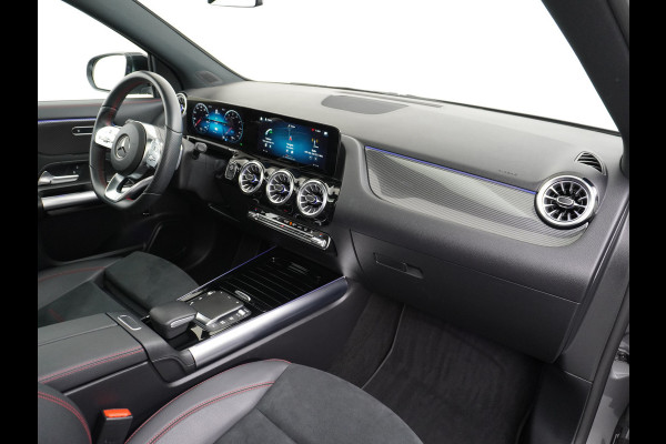 Mercedes-Benz GLA 250 e AMG // Panoramadak // 20" AMG Velgen // Nightpakket // Sfeerverlichting // Camera //