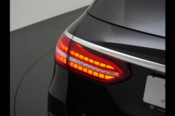 Mercedes-Benz E-Klasse 300e AMG // Trekhaak 2100kg // 360 Camera // Schuifdak // Night pakket // Elek. Achterklep // Carplay