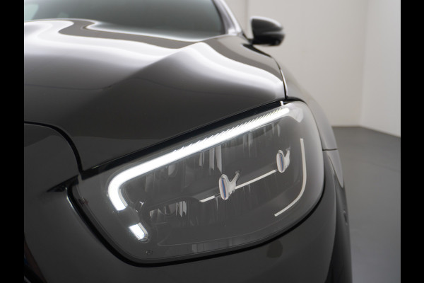 Mercedes-Benz E-Klasse 300e AMG // Trekhaak 2100kg // 360 Camera // Schuifdak // Night pakket // Elek. Achterklep // Carplay