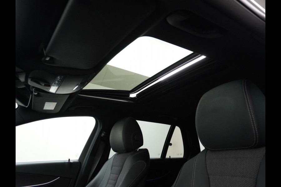 Mercedes-Benz E-Klasse 300e AMG // Trekhaak 2100kg // 360 Camera // Schuifdak // Night pakket // Elek. Achterklep // Carplay