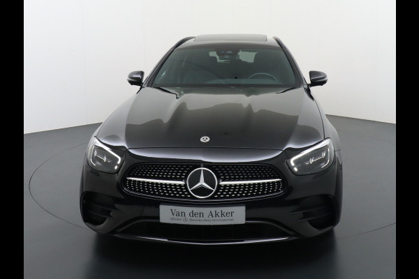 Mercedes-Benz E-Klasse 300e AMG // Trekhaak 2100kg // 360 Camera // Schuifdak // Night pakket // Elek. Achterklep // Carplay