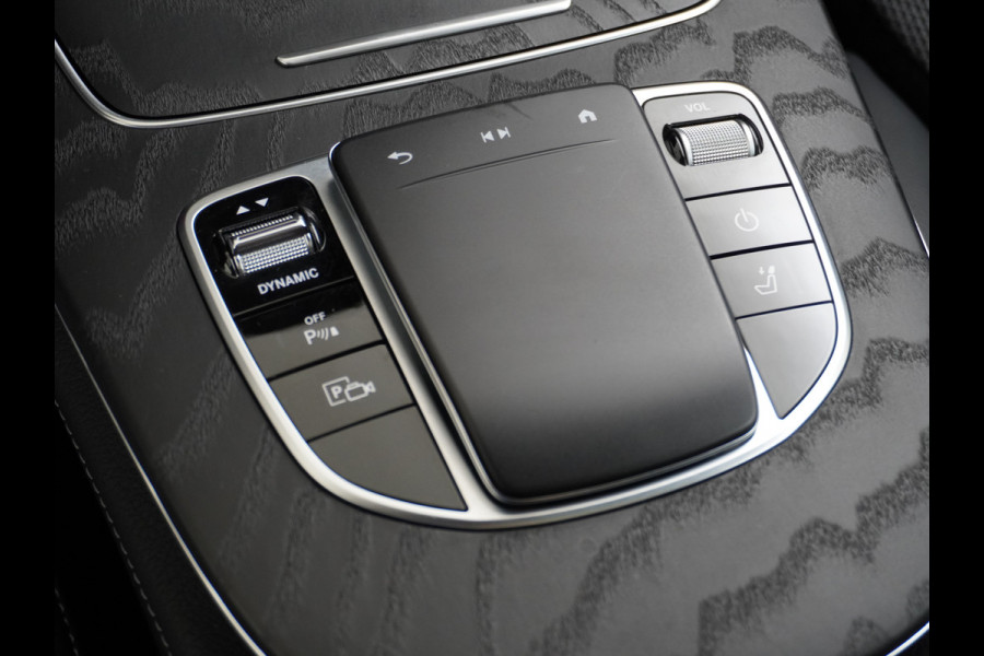 Mercedes-Benz E-Klasse 300e AMG // Trekhaak 2100kg // 360 Camera // Schuifdak // Night pakket // Elek. Achterklep // Carplay