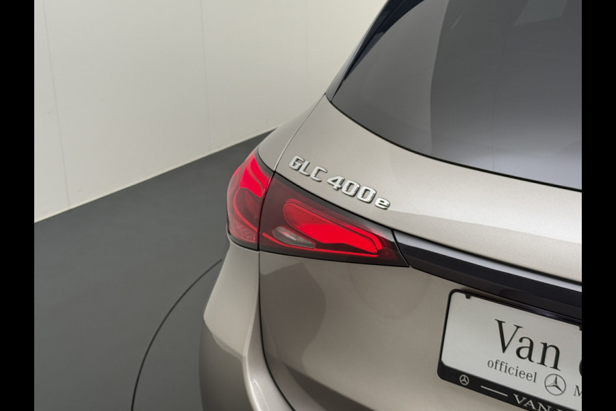 Mercedes-Benz GLC 400e 4Matic AMG 381PK // Airmatic // Trekhaak // Panoramadak // Achteras besturing // Memory // Treeplanken // 20 inch // Camera