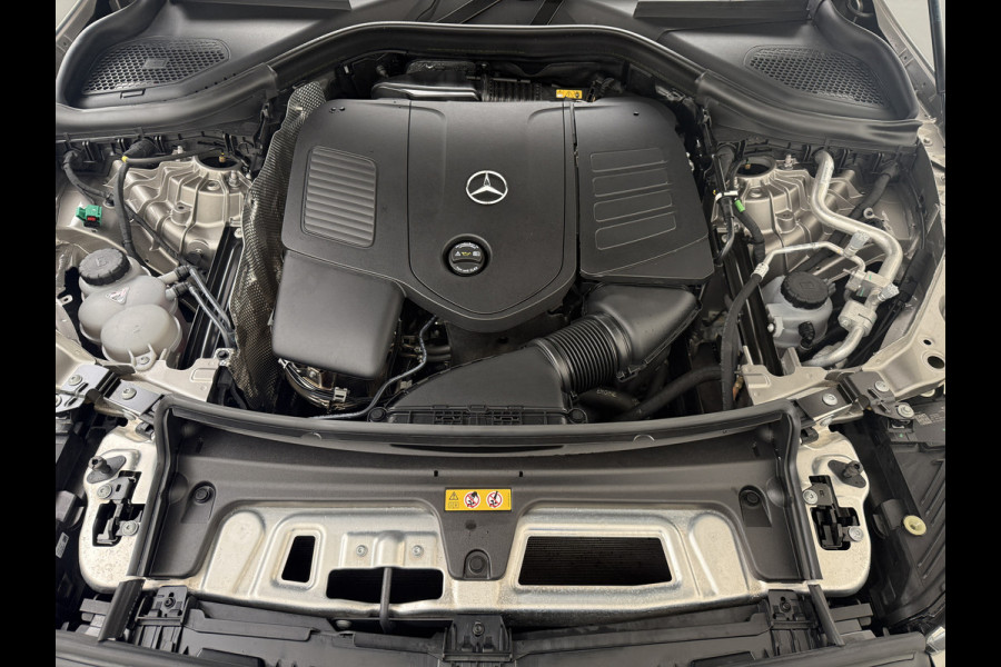Mercedes-Benz GLC 400e 4Matic AMG 381PK // Airmatic // Trekhaak // Panoramadak // Achteras besturing // Memory // Treeplanken // 20 inch // Camera