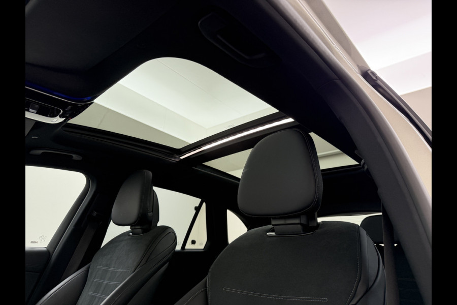 Mercedes-Benz GLC 400e 4Matic AMG 381PK // Airmatic // Trekhaak // Panoramadak // Achteras besturing // Memory // Treeplanken // 20 inch // Camera
