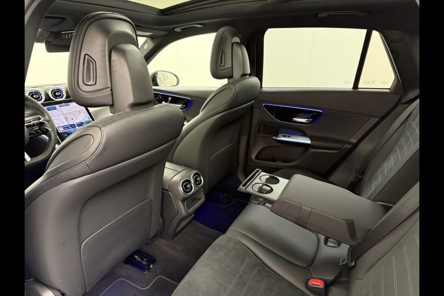Mercedes-Benz GLC 400e 4Matic AMG 381PK // Airmatic // Trekhaak // Panoramadak // Achteras besturing // Memory // Treeplanken // 20 inch // Camera